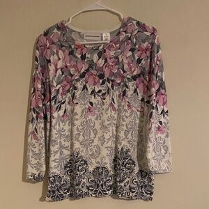 Alfred Dunner Pink and Gray Floral Long Sleeve lightweight cotton top